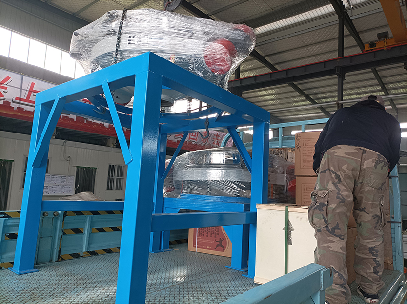 兩臺直排篩、旋振篩、檢驗篩發(fā)貨