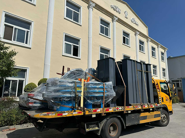 振動料斗、提升機、旋振篩整車發貨