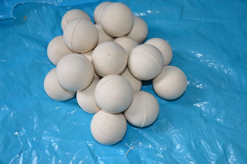 振動篩中彈跳球的有什么作用？