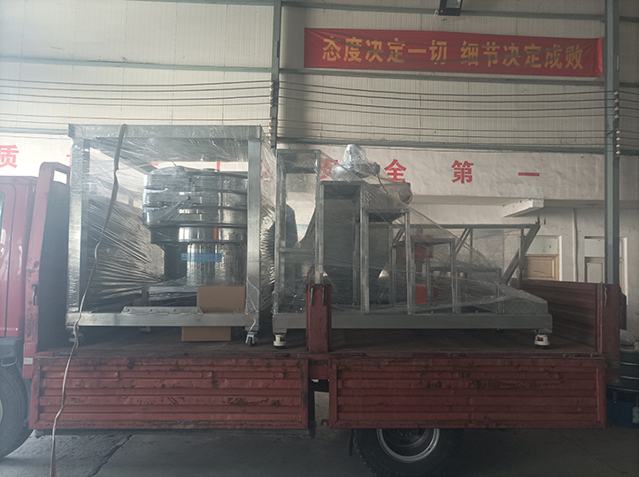 超聲波旋振篩、無塵投料站、架子和樓梯發(fā)貨