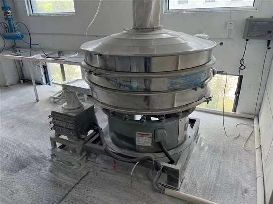 新能源電池材料 超聲波振動篩客戶現場