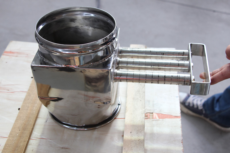 鋰電材料振動篩加裝除鐵器有哪些用處？