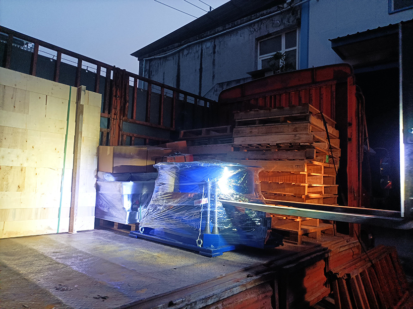 搖擺篩、平臺、網架等發貨